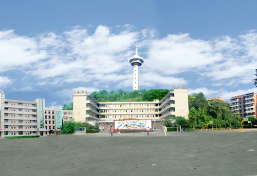 正则中学组织学生体验军事活动增强学生国防意识